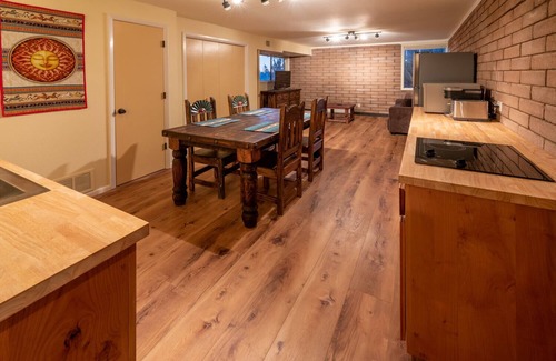 Los Alamos Apartamento | Canyon and Mountain Views
