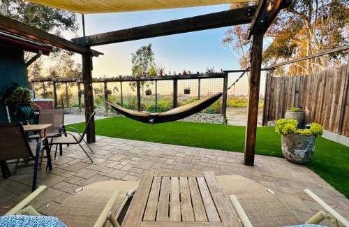 Mira Mesa Complejo | Canyon Breeze - Private Home with Hot Tub & Views