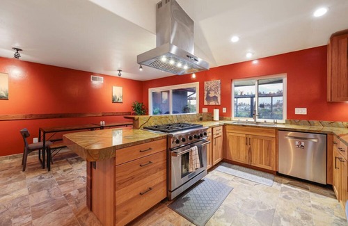Mira Mesa Casa | Canyon Breeze | Private Home with Hot Tub & Views