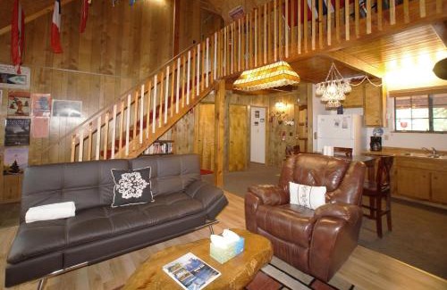 Fawnskin Casa | Canyon Cabin - A quaint cabin in a peaceful location yet close to Big Bear's attractions!