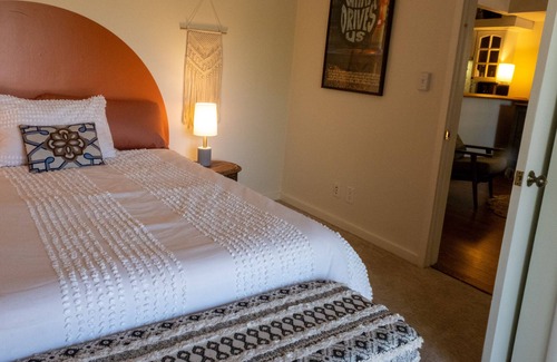 Topanga Cabina | Canyon Cabin Retreat Near Beach & Trails