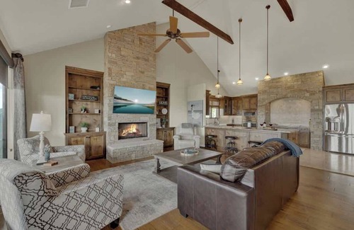 Canyon Lake Casa | Canyon Lakehouse Panoramic Lake Views With Firepit!