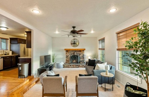 Cedar Hills Casa | Canyon Ridge Getaway | Arcade| View | Free Massage
