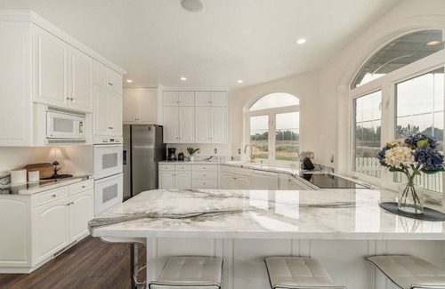 Filer Casa | Canyon Rim Waterfall Views, Hot-tub, Theater, Surround Sound, Grill Area