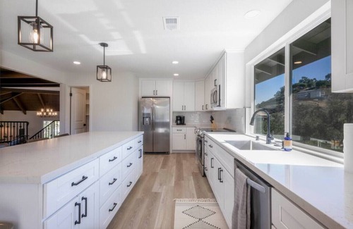 Vista Casa | Canyon's End - Expansive private getaway!