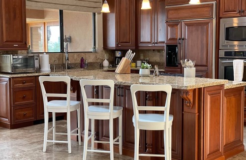 Tucson Casa | Canyon View: Treat Yourself-You Deserve It!