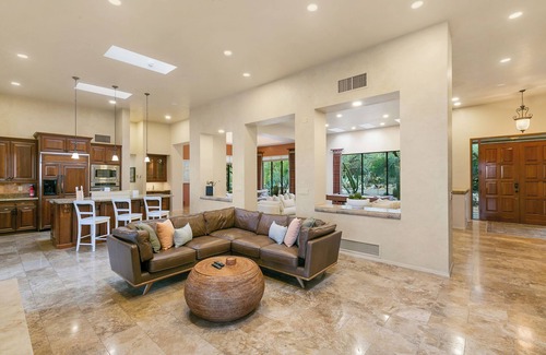 Tucson Casa | Canyon View: Treat Yourself-You Deserve It!
