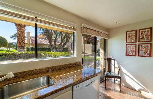 Canyon View Estates Condominio | Canyon Villas Condo in south Palm Springs with majestic mountain views