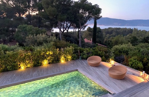 Cap Benat Casa | Cap Bénat, 8 personas, vista al mar real, piscina, aire acondicionado, wifi, cama de 180cm y 160cm.