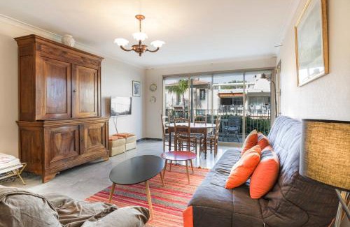 Cap-d'Antibes Apartamento | Cap d'Antibes 2 bdr appartment with parking swimming pool and AC
