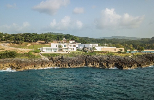 El Limon Villa | IMPRESIONANTE LUJO FRENTE AL MAR PISCINA DE 4 DORMITORIOS VILLA RAPHAEL + DESAYUNO INCLUIDO