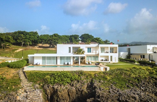 El Limon Villa | IMPRESIONANTE LUJO FRENTE AL MAR PISCINA DE 4 DORMITORIOS VILLA RAPHAEL + DESAYUNO INCLUIDO