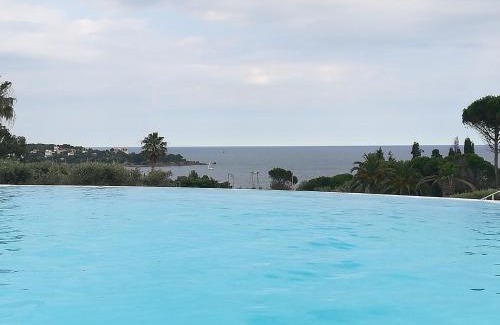 Cap Esterel Apartamento | CAP ESTEREL appartement climatisé dans le centre du village vacances