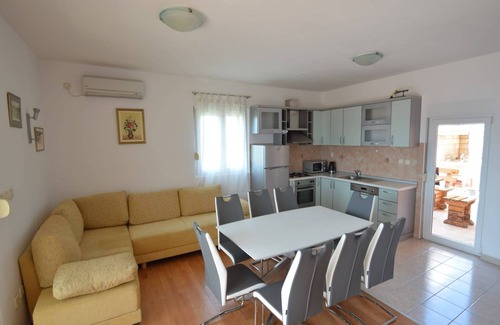Maslenica Villa | Amplia casa de vacaciones en Maslenica