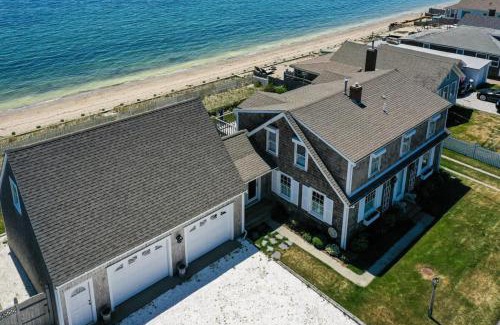 North Truro Casa | Capacious North Truro Beachfront Home