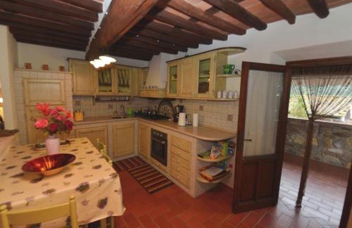 Castelvecchio Casa | Capannori Stylish Townhouse