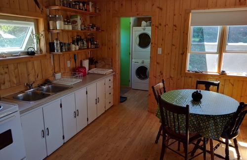 Petit-Etang Casa | Cape Breton Waterfront Home Rental, Mountain and Ocean Views, Playa privada
