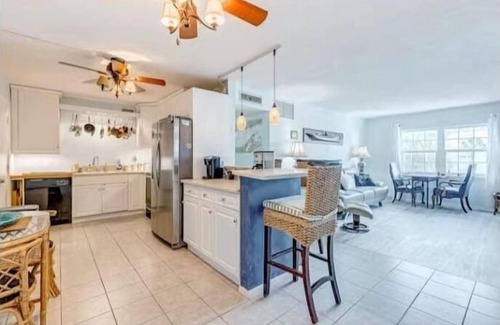 Columbiad Plaza Apartamento | Cape Canaveral Condo Steps from the Beach