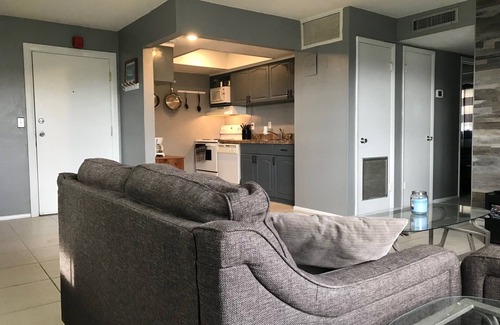 Columbiad Plaza Condominio | Cape Canaveral Play / Work / Live in Walking / Biking desde la playa, pubs, restaurantes