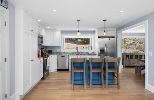 North Chatham Casa | Cape Cod Beach Getaway walk to the beach Relax in Coastal Comfort
