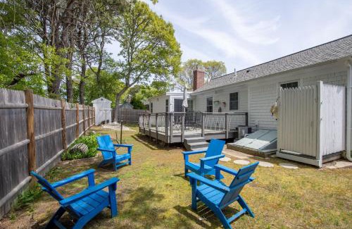 Dennis Port Casa | Cape Cod Cottage by Leavetown Vacations
