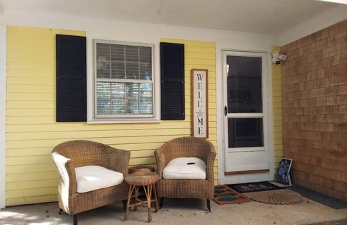 West Hyannisport Casa | Cape Cod Fun - Entire home 3BR up to 9 guests