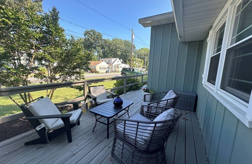 Town Bank Casa | Cape Cod home in North Cape May Blocks from Bay and pet friendly