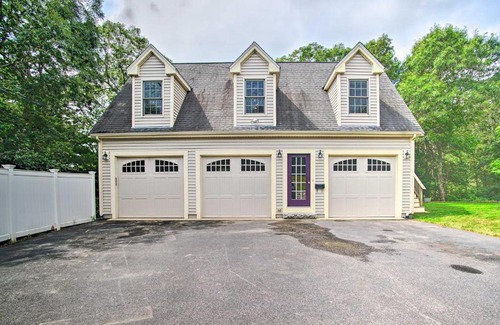 Buzzards Bay Casa | Cape Cod Home with Deck about 3 Mi to Beaches