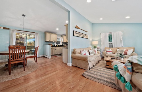 Mashpee Casa | Cape Cod - John's Pond Mashpee - Private Assoc. Beach and two Kayaks