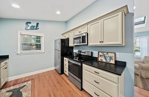 Mashpee Casa | Cape Cod - John's Pond Mashpee - Private Assoc. Beach and two Kayaks