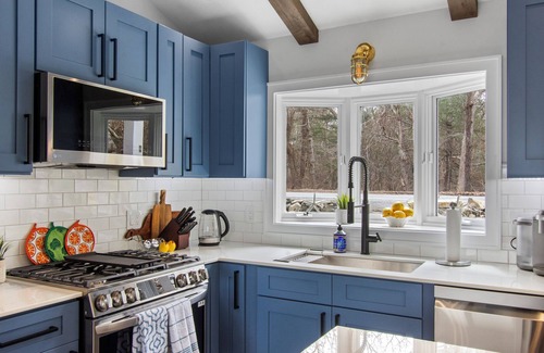 Centerville Casa | Cape Cod Lake Charm