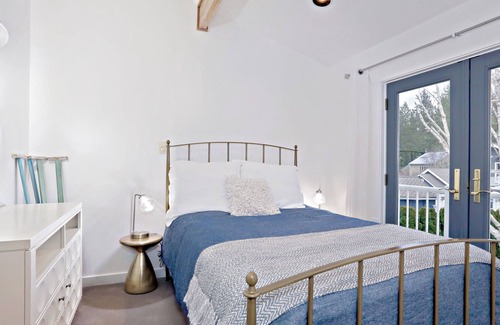 Hansville Casa | Cape Cod Style Beach House, Waterfront, Beautiful