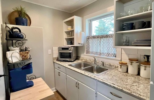 Grove Cabaña | Cape Cod Style on Grand Lake - Romantic Honeymoon Cottage w/ Hot tub #11