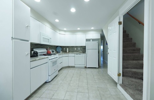 Revere Casa | Cape cod style seaside condo Boston, Airport,Train