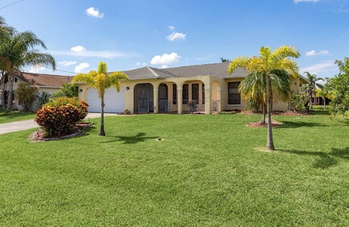 Fort Myers Villa | CIUDAD DEL CABO CORAL FLORIDA CON PISCINA CLIMATIZADA, MUELLE PRIVADO