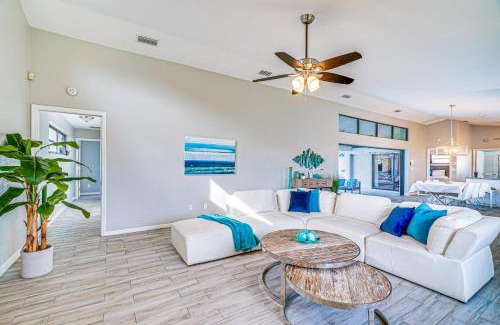 Caloosahatchee Casa | Cape Coral Home with Heated Pool, Dock and Gulf Access