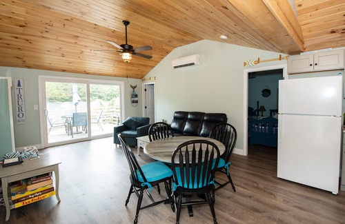 North Truro Condominio | Cape Escape in North Truro. Completely renovated. 1/2 mile walk to the beach.