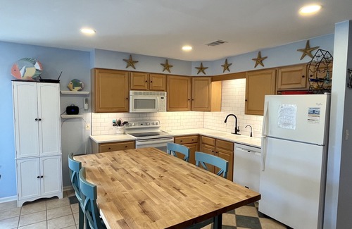 Port St. Joe Casa | Cape Happy Hour on pond w/Gulf View: 115 steps to beach and beachfront pool