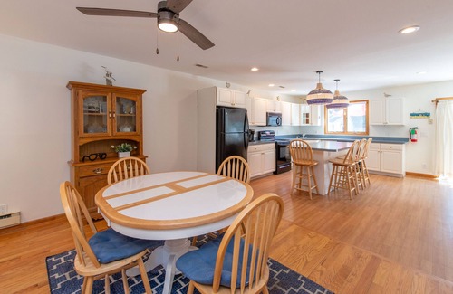 Villas Casa | Cape May Area Beach Retreat with Private Pool