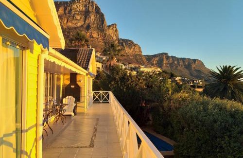 Camps Bay Casa | Cape Rose Cottage - Penthouse in Camps Bay
