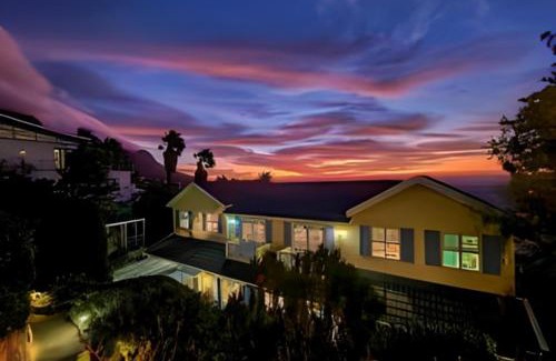 Camps Bay Casa | Cape Rose Cottage - Penthouse in Camps Bay
