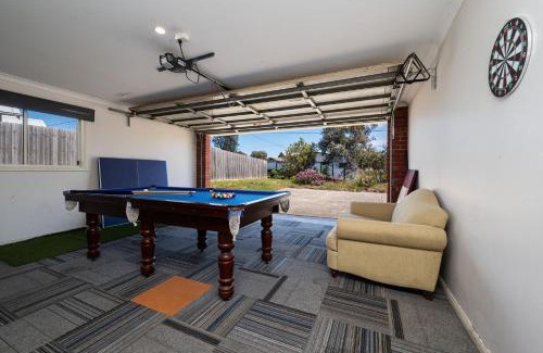 Capel Sound Casa | Capel Grand Villa - Pet-Friendly Beach Escape