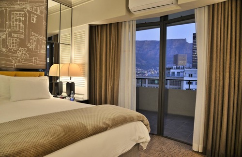 Cape Town City Centre Hotel | Capetonian Hotel