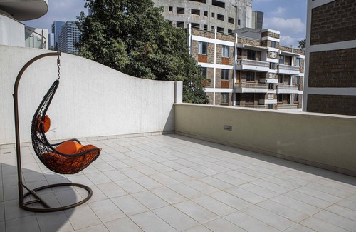 Westlands Apartamento | Capital Emerald Line 1 bed by YourHost