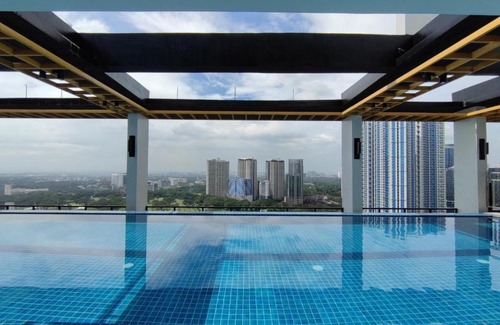 Bonifacio Global City Hotel | Capital O 804 The Residences at Bonifacio Civic Center