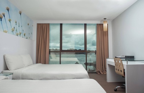 Bintulu Hotel | Capital O 90083 Riverfront Inn