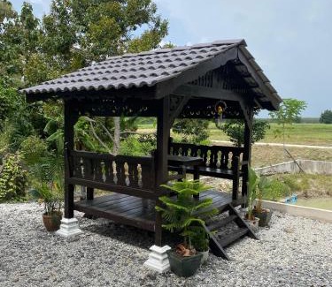 Arau Hotel | Capital O 91228 Hureen Chalet Hmk