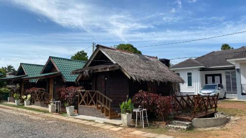 Kampung Chelong Hotel | Capital O 91227 Chalet D'bendang Mak Teh