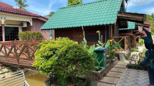 Kampung Chelong Hotel | Capital O 91227 Chalet D'bendang Mak Teh