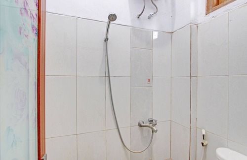 Tegal Hotel | Capital O 92929 Hotel New Tirta Kencana Syariah